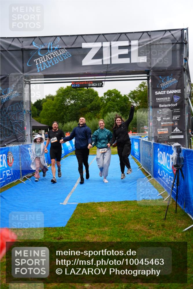 30.08.2026 - Elbe Triathlon Hamburg LAZAROV Photography http://msf.ph/oto/10045463 30.08.2026 17:02:17 Ziel  meine-sportfotos.de