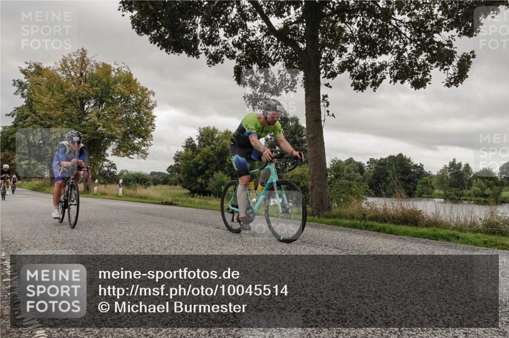 30.08.2026 - Elbe Triathlon Hamburg Michael Burmester http://msf.ph/oto/10045514 30.08.2026 09:28:04 Radfahren 215, 220, 290, 374, 481, 534, 544, 590, 667, 689 meine-sportfotos.de