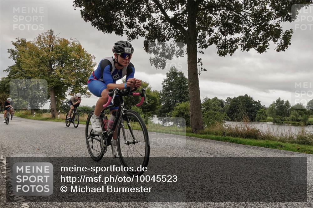 30.08.2026 - Elbe Triathlon Hamburg Michael Burmester http://msf.ph/oto/10045523 30.08.2026 09:28:05 Radfahren 215, 220, 290, 374, 481, 534, 544, 590, 667, 689, 698 meine-sportfotos.de