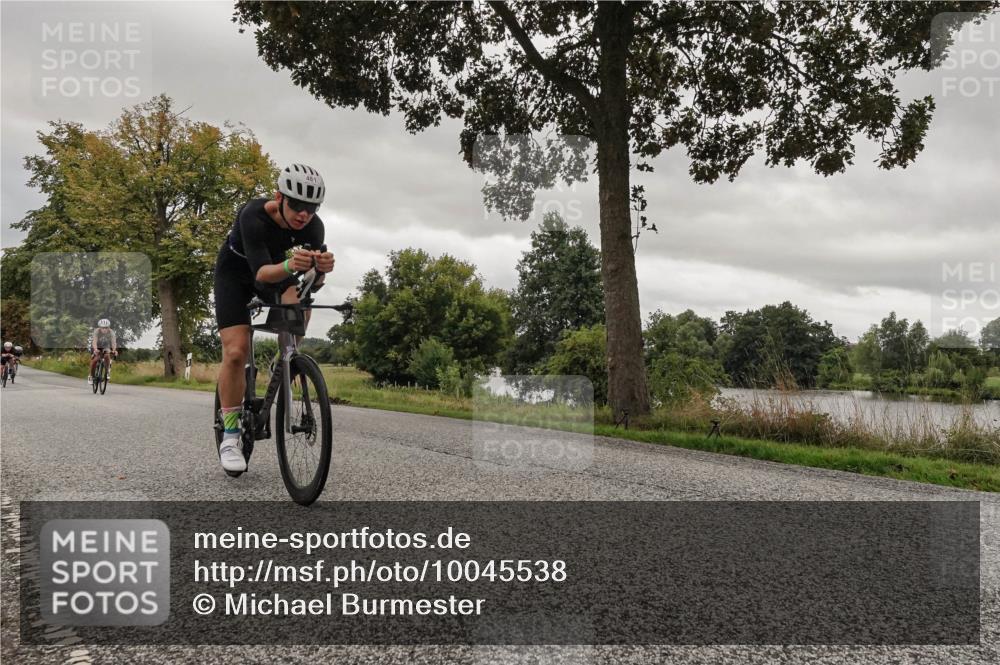 30.08.2026 - Elbe Triathlon Hamburg Michael Burmester http://msf.ph/oto/10045538 30.08.2026 09:28:06 Radfahren 215, 220, 253, 290, 374, 481, 534, 544, 590, 667, 689, 698 meine-sportfotos.de