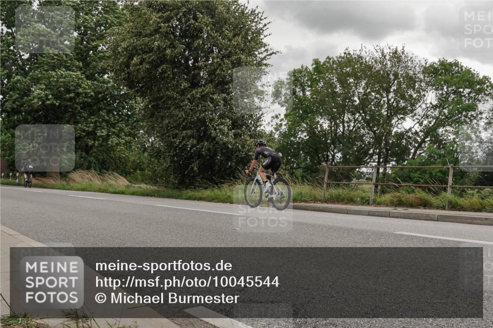 30.08.2026 - Elbe Triathlon Hamburg Michael Burmester http://msf.ph/oto/10045544 30.08.2026 15:27:18 Radfahren  meine-sportfotos.de