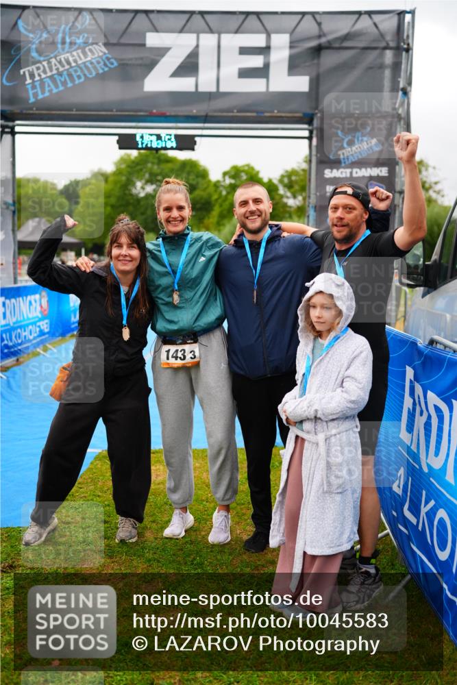 30.08.2026 - Elbe Triathlon Hamburg LAZAROV Photography http://msf.ph/oto/10045583 30.08.2026 17:03:04 Ziel  meine-sportfotos.de
