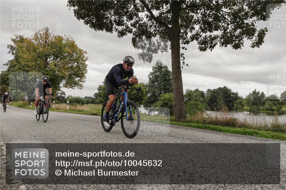 30.08.2026 - Elbe Triathlon Hamburg Michael Burmester http://msf.ph/oto/10045632 30.08.2026 09:28:20 Radfahren 558, 563, 569, 638, 741, 976 meine-sportfotos.de