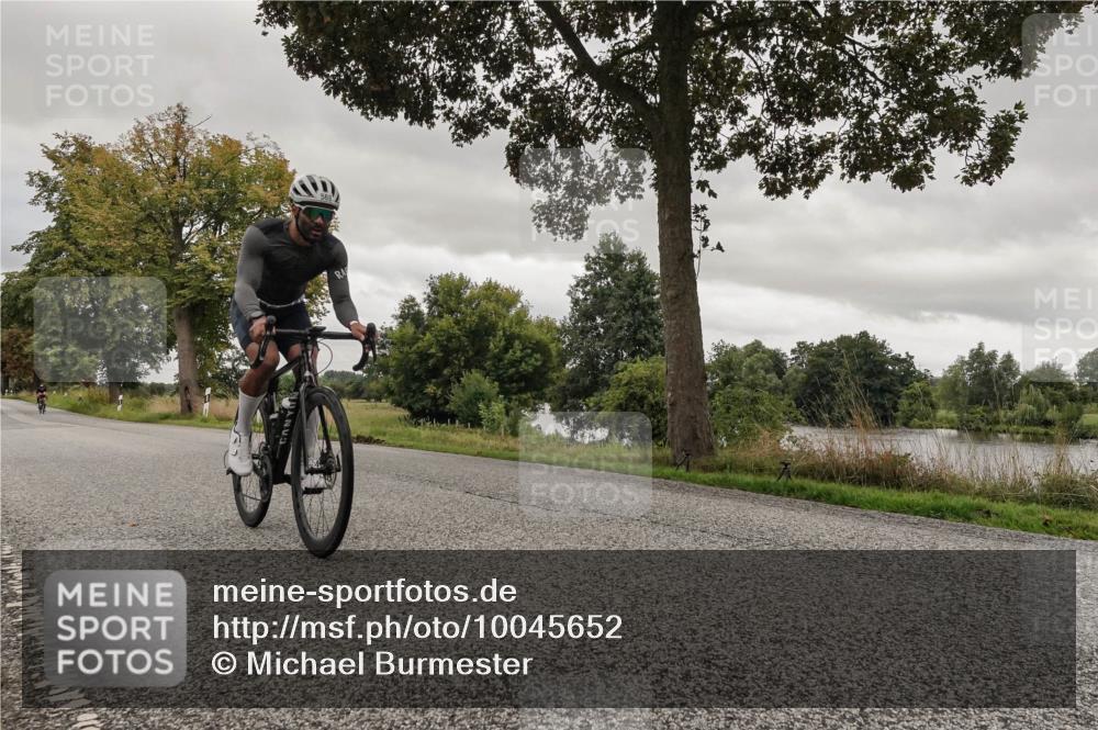 30.08.2026 - Elbe Triathlon Hamburg Michael Burmester http://msf.ph/oto/10045652 30.08.2026 09:28:22 Radfahren 558, 563, 569, 638, 976 meine-sportfotos.de