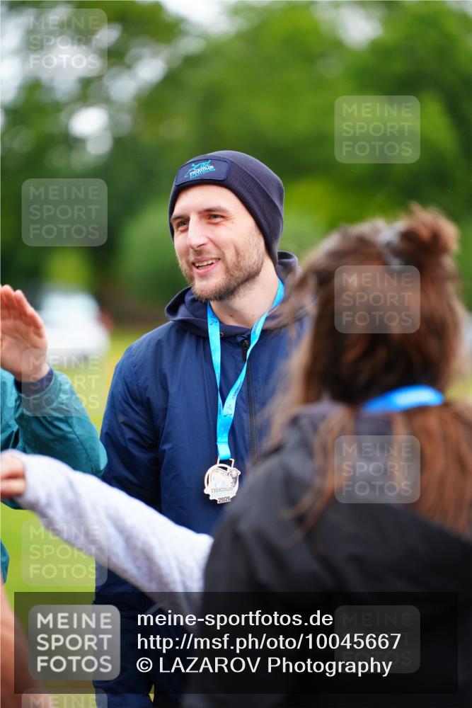 30.08.2026 - Elbe Triathlon Hamburg LAZAROV Photography http://msf.ph/oto/10045667 30.08.2026 17:04:02 Ziel  meine-sportfotos.de