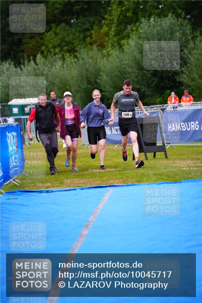 30.08.2026 - Elbe Triathlon Hamburg LAZAROV Photography http://msf.ph/oto/10045717 30.08.2026 17:05:00 Ziel  meine-sportfotos.de