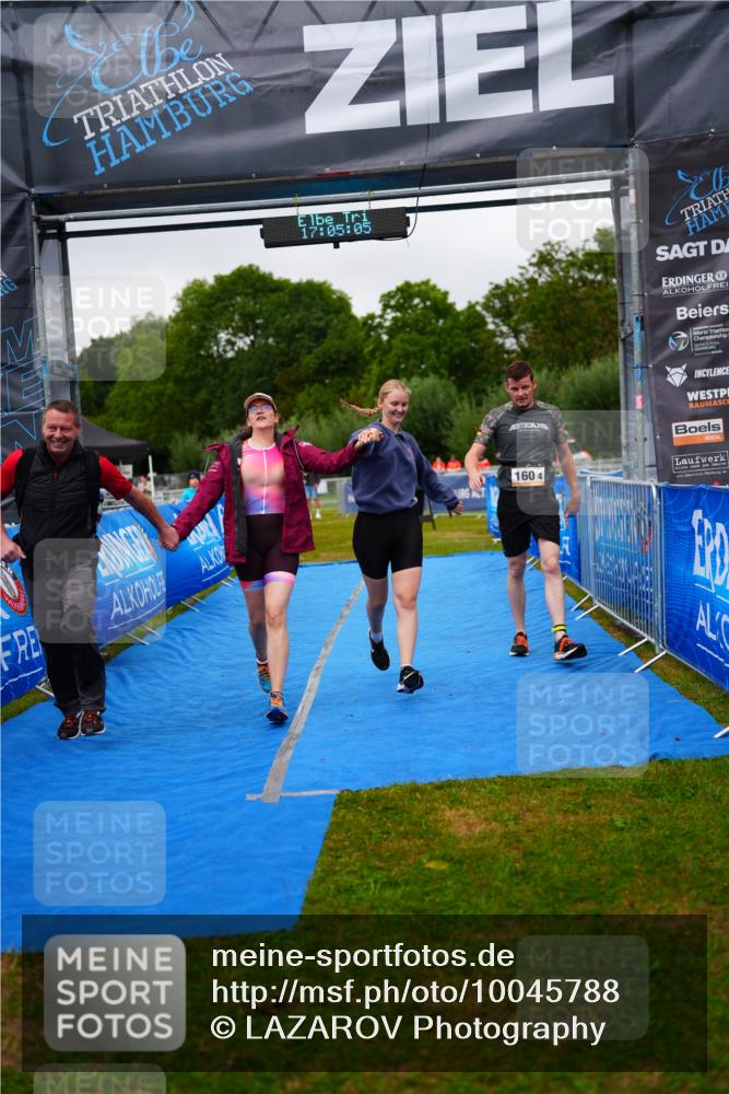 30.08.2026 - Elbe Triathlon Hamburg LAZAROV Photography http://msf.ph/oto/10045788 30.08.2026 17:05:05 Ziel  meine-sportfotos.de