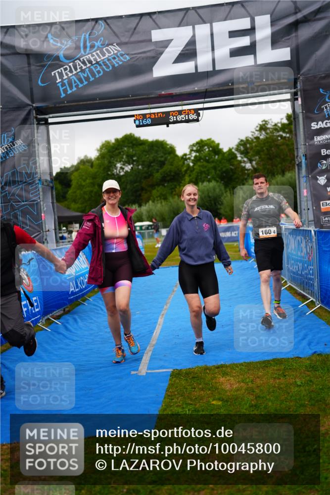 30.08.2026 - Elbe Triathlon Hamburg LAZAROV Photography http://msf.ph/oto/10045800 30.08.2026 17:05:05 Ziel  meine-sportfotos.de