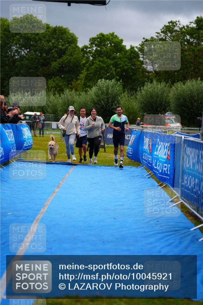 30.08.2026 - Elbe Triathlon Hamburg LAZAROV Photography http://msf.ph/oto/10045921 30.08.2026 17:09:47 Ziel  meine-sportfotos.de