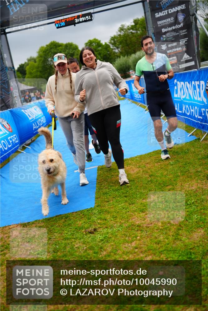 30.08.2026 - Elbe Triathlon Hamburg LAZAROV Photography http://msf.ph/oto/10045990 30.08.2026 17:09:52 Ziel  meine-sportfotos.de