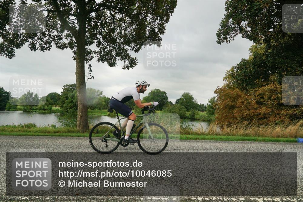 30.08.2026 - Elbe Triathlon Hamburg Michael Burmester http://msf.ph/oto/10046085 30.08.2026 09:22:11 Radfahren 280, 286, 320, 470, 476, 582 meine-sportfotos.de