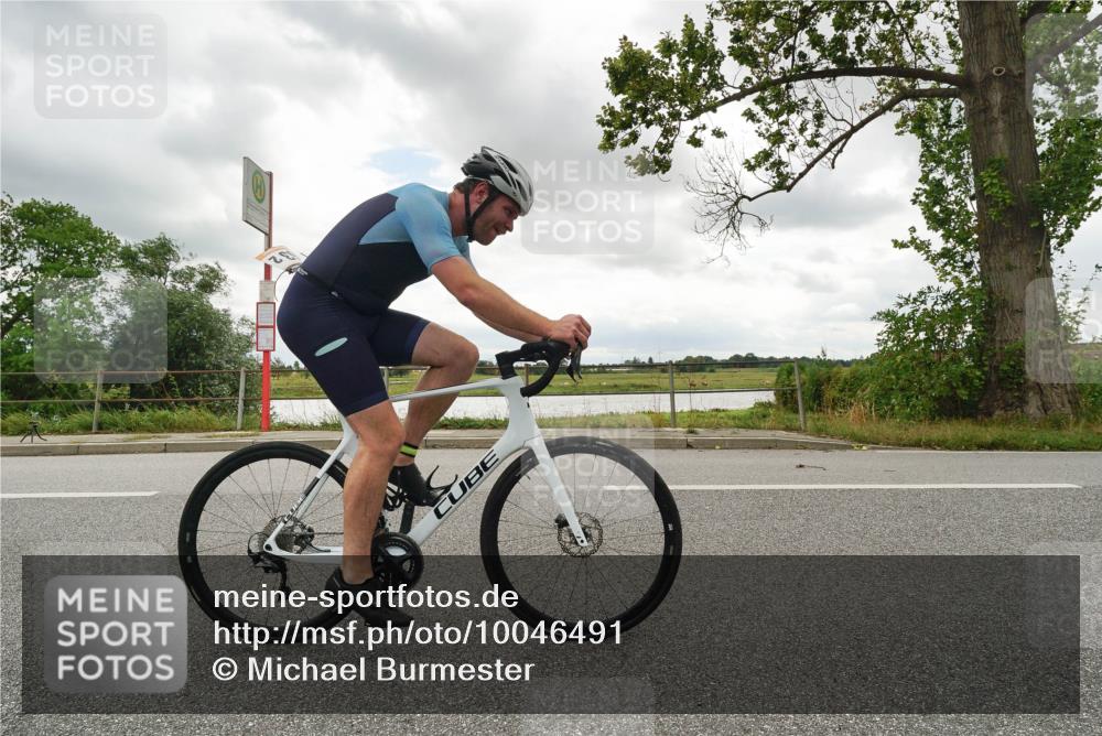 30.08.2026 - Elbe Triathlon Hamburg Michael Burmester http://msf.ph/oto/10046491 30.08.2026 14:49:00 Radfahren  meine-sportfotos.de