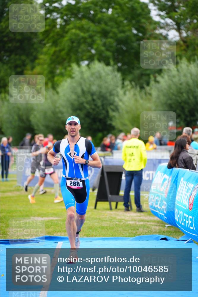 30.08.2026 - Elbe Triathlon Hamburg LAZAROV Photography http://msf.ph/oto/10046585 30.08.2026 10:25:59 Ziel 288 meine-sportfotos.de
