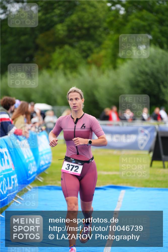 30.08.2026 - Elbe Triathlon Hamburg LAZAROV Photography http://msf.ph/oto/10046739 30.08.2026 10:26:23 Ziel 286, 372 meine-sportfotos.de