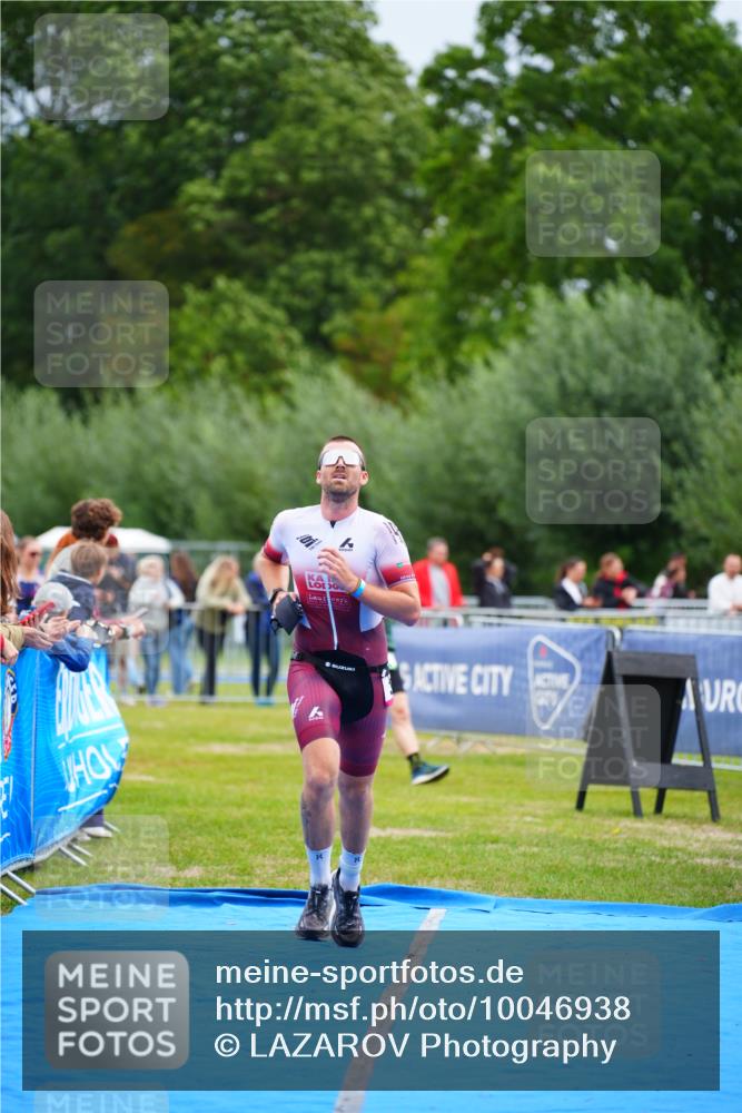 30.08.2026 - Elbe Triathlon Hamburg LAZAROV Photography http://msf.ph/oto/10046938 30.08.2026 10:27:55 Ziel 307 meine-sportfotos.de