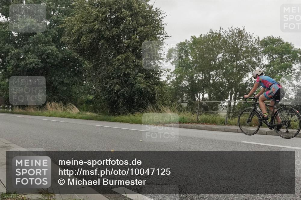30.08.2026 - Elbe Triathlon Hamburg Michael Burmester http://msf.ph/oto/10047125 30.08.2026 15:44:27 Radfahren  meine-sportfotos.de