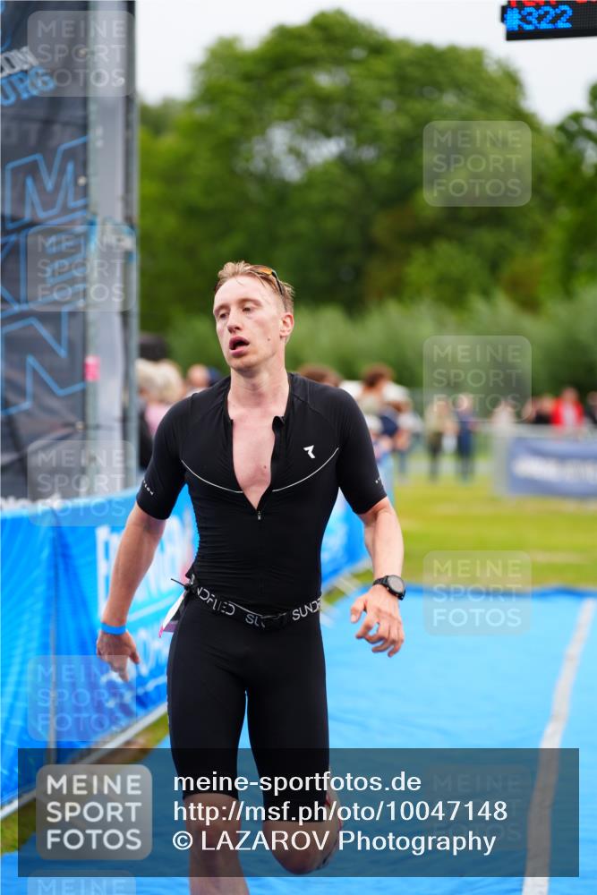30.08.2026 - Elbe Triathlon Hamburg LAZAROV Photography http://msf.ph/oto/10047148 30.08.2026 10:28:31 Ziel 322 meine-sportfotos.de