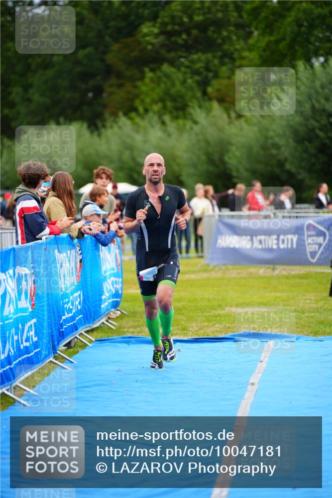 30.08.2026 - Elbe Triathlon Hamburg LAZAROV Photography http://msf.ph/oto/10047181 30.08.2026 10:28:51 Ziel 255 meine-sportfotos.de