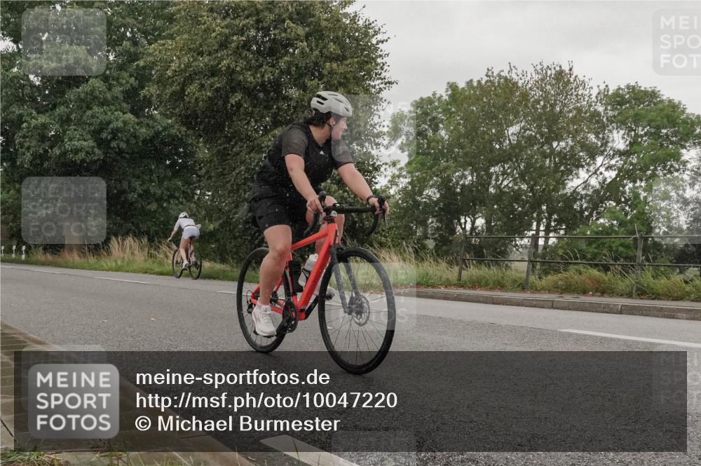 30.08.2026 - Elbe Triathlon Hamburg Michael Burmester http://msf.ph/oto/10047220 30.08.2026 15:45:54 Radfahren  meine-sportfotos.de