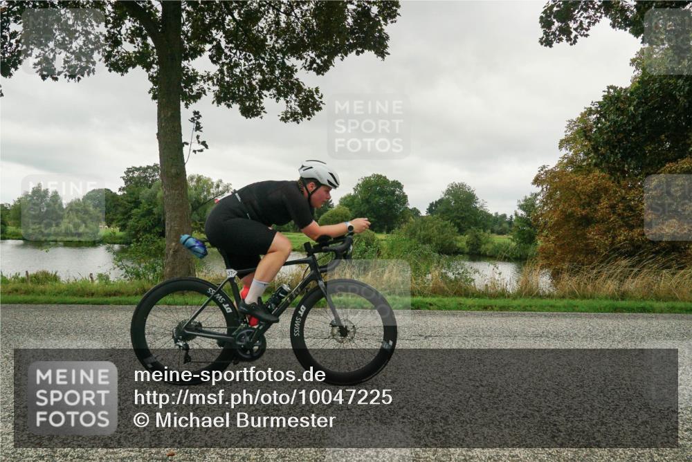 30.08.2026 - Elbe Triathlon Hamburg Michael Burmester http://msf.ph/oto/10047225 30.08.2026 09:28:08 Radfahren 215, 220, 235, 253, 374, 481, 534, 590, 698, 731 meine-sportfotos.de