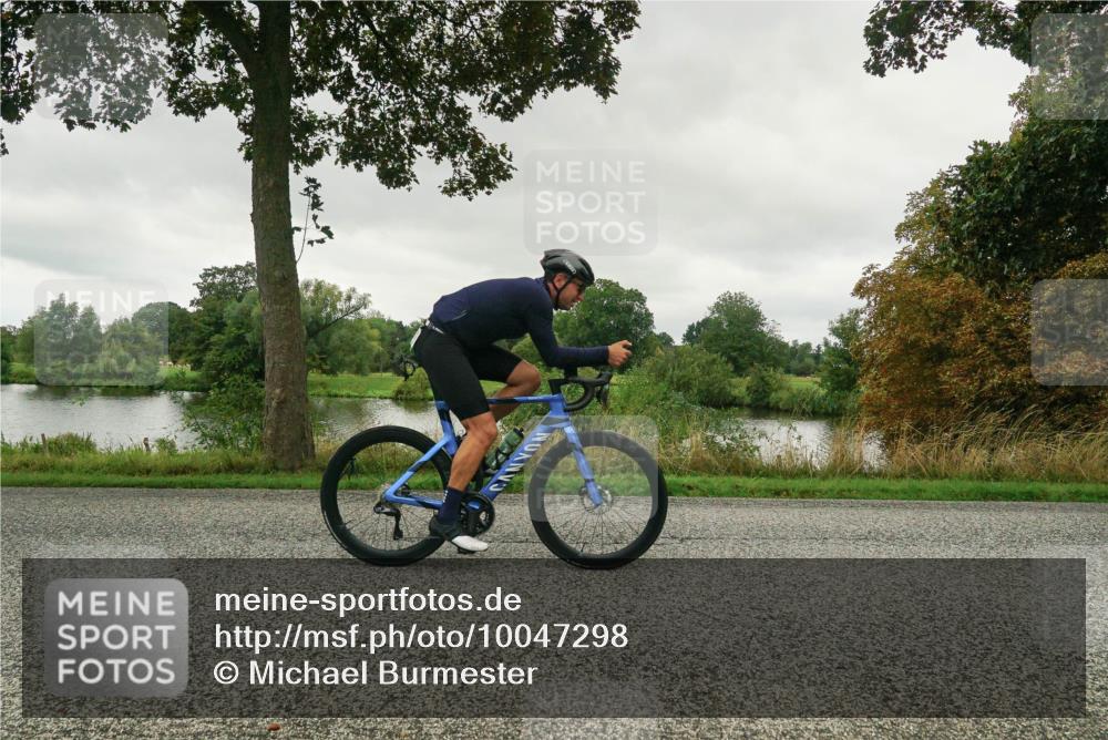 30.08.2026 - Elbe Triathlon Hamburg Michael Burmester http://msf.ph/oto/10047298 30.08.2026 09:28:19 Radfahren 558, 563, 569, 638, 741, 976 meine-sportfotos.de