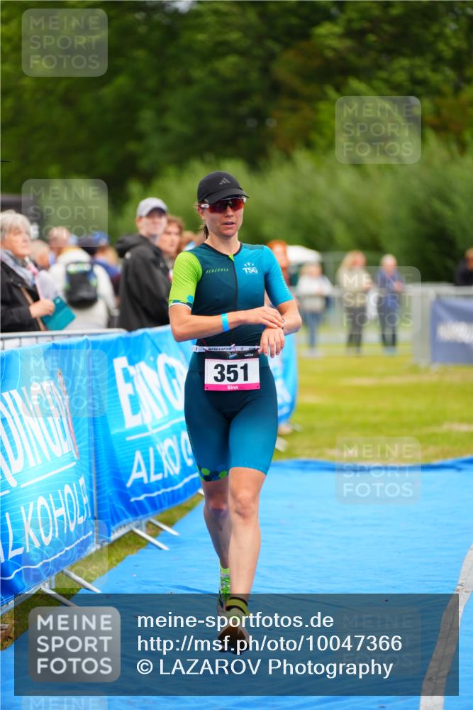 30.08.2026 - Elbe Triathlon Hamburg LAZAROV Photography http://msf.ph/oto/10047366 30.08.2026 10:29:43 Ziel 351 meine-sportfotos.de