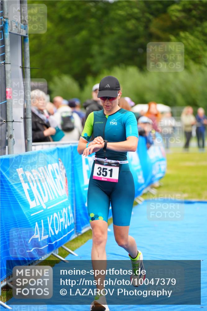 30.08.2026 - Elbe Triathlon Hamburg LAZAROV Photography http://msf.ph/oto/10047379 30.08.2026 10:29:44 Ziel 351 meine-sportfotos.de