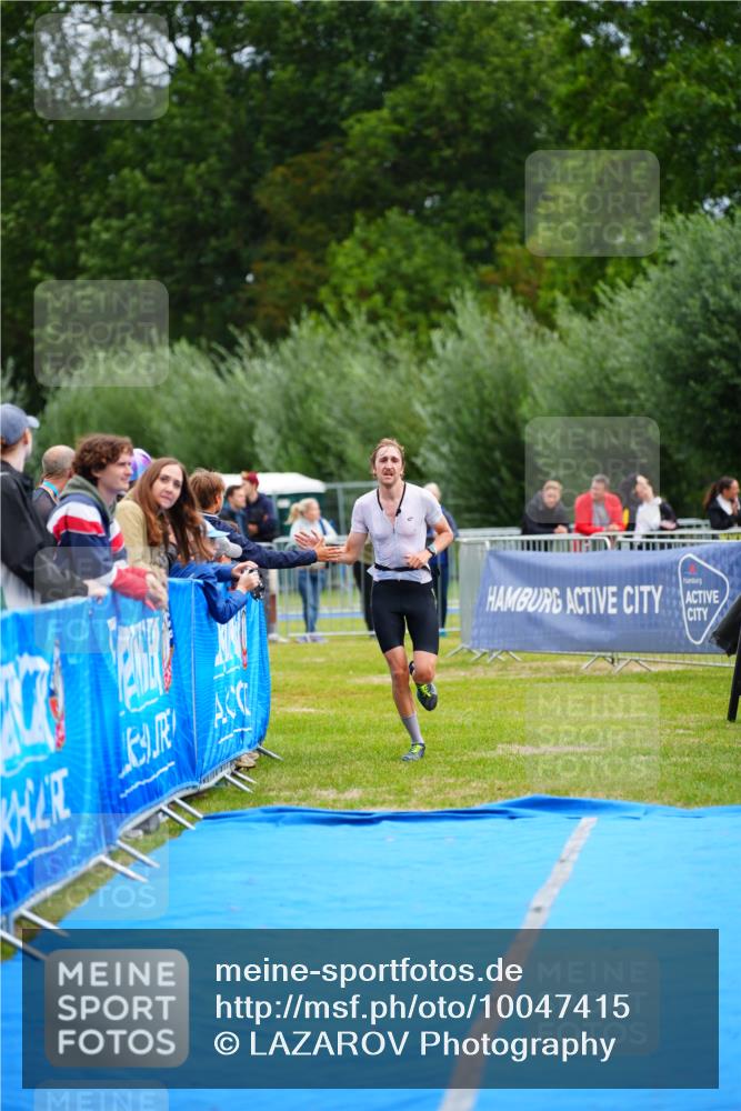 30.08.2026 - Elbe Triathlon Hamburg LAZAROV Photography http://msf.ph/oto/10047415 30.08.2026 10:30:23 Ziel 317 meine-sportfotos.de