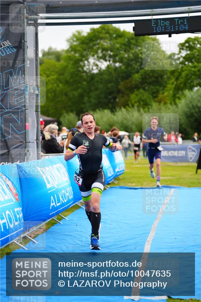 30.08.2026 - Elbe Triathlon Hamburg LAZAROV Photography http://msf.ph/oto/10047635 30.08.2026 10:31:05 Ziel 208, 252, 1895 meine-sportfotos.de