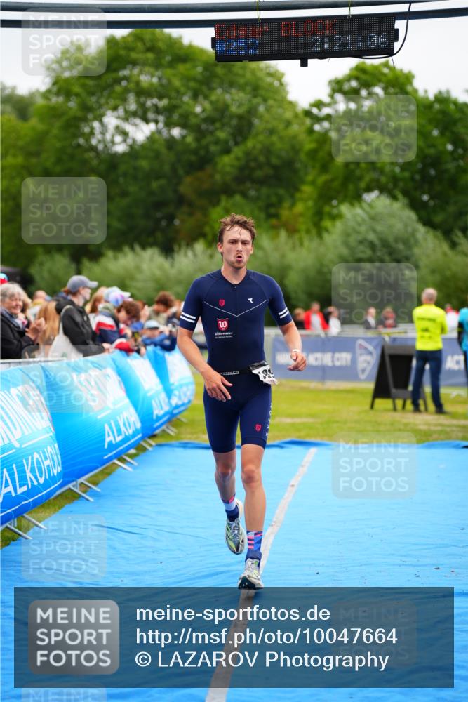 30.08.2026 - Elbe Triathlon Hamburg LAZAROV Photography http://msf.ph/oto/10047664 30.08.2026 10:31:07 Ziel 208, 252, 1895 meine-sportfotos.de
