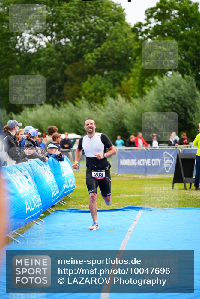 30.08.2026 - Elbe Triathlon Hamburg LAZAROV Photography http://msf.ph/oto/10047696 30.08.2026 10:31:11 Ziel 208 meine-sportfotos.de