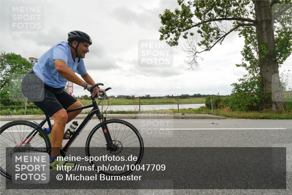 30.08.2026 - Elbe Triathlon Hamburg Michael Burmester http://msf.ph/oto/10047709 30.08.2026 14:59:46 Radfahren  meine-sportfotos.de