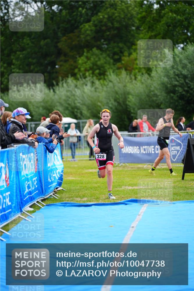 30.08.2026 - Elbe Triathlon Hamburg LAZAROV Photography http://msf.ph/oto/10047738 30.08.2026 10:31:27 Ziel 328 meine-sportfotos.de