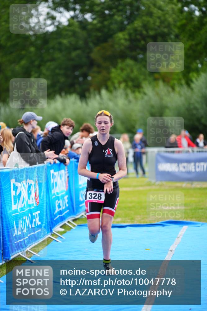 30.08.2026 - Elbe Triathlon Hamburg LAZAROV Photography http://msf.ph/oto/10047778 30.08.2026 10:31:29 Ziel 328 meine-sportfotos.de