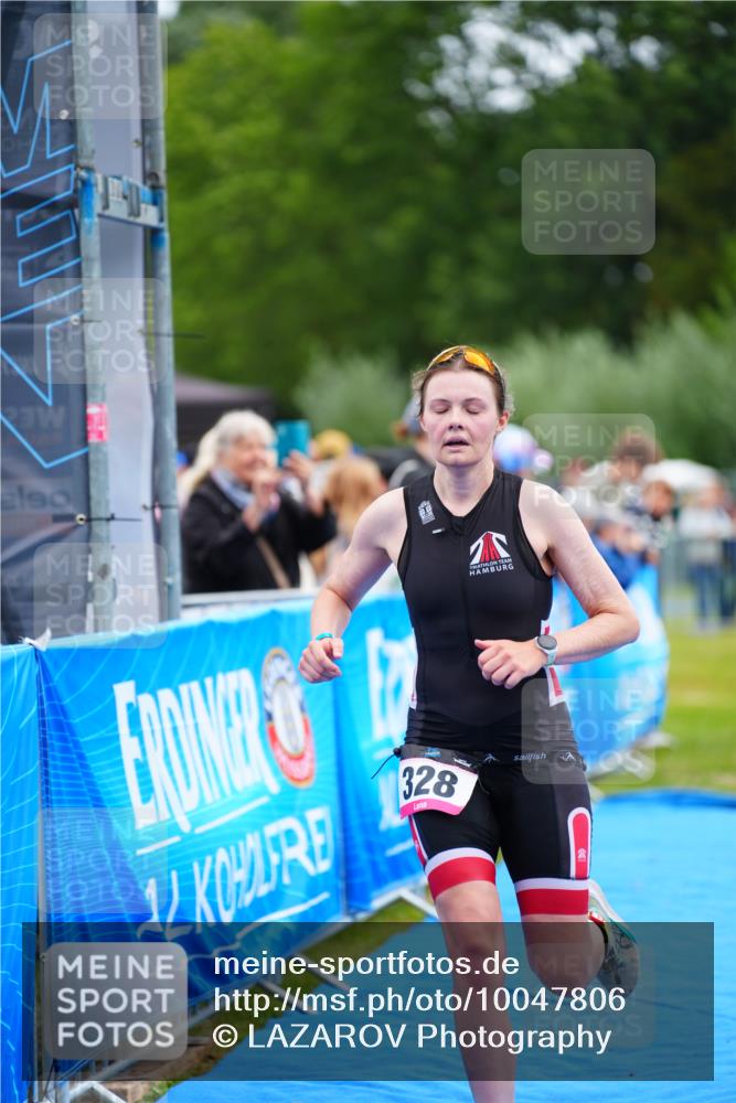 30.08.2026 - Elbe Triathlon Hamburg LAZAROV Photography http://msf.ph/oto/10047806 30.08.2026 10:31:30 Ziel 328 meine-sportfotos.de