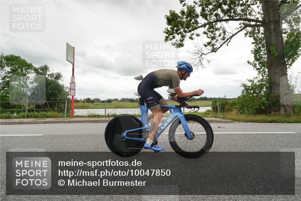 30.08.2026 - Elbe Triathlon Hamburg Michael Burmester http://msf.ph/oto/10047850 30.08.2026 15:01:30 Radfahren  meine-sportfotos.de