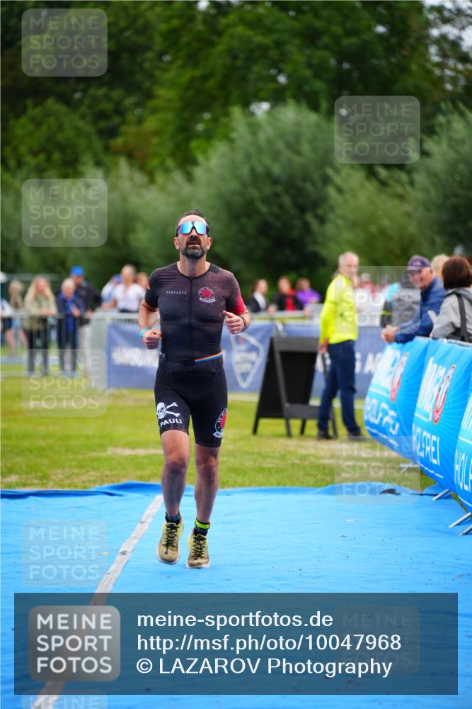30.08.2026 - Elbe Triathlon Hamburg LAZAROV Photography http://msf.ph/oto/10047968 30.08.2026 10:32:25 Ziel 295 meine-sportfotos.de