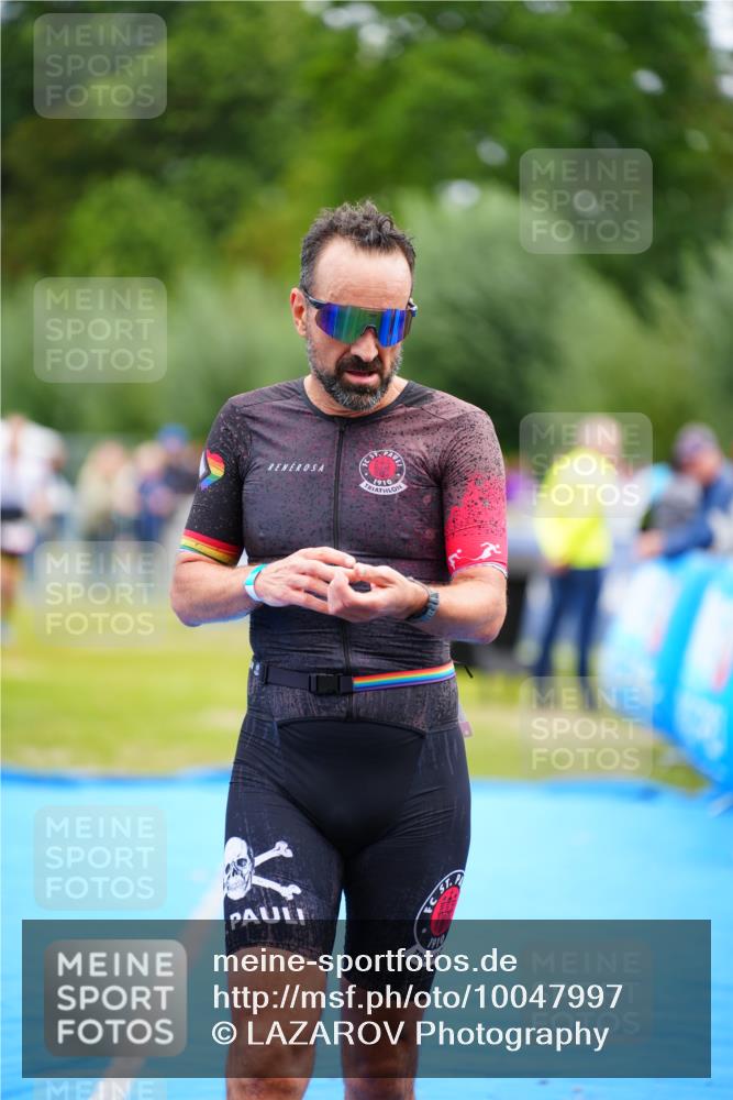 30.08.2026 - Elbe Triathlon Hamburg LAZAROV Photography http://msf.ph/oto/10047997 30.08.2026 10:32:27 Ziel 271, 295 meine-sportfotos.de