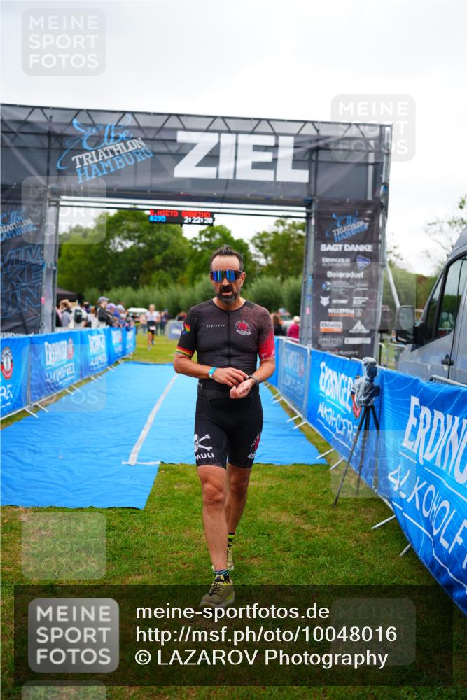 30.08.2026 - Elbe Triathlon Hamburg LAZAROV Photography http://msf.ph/oto/10048016 30.08.2026 10:32:30 Ziel 271, 295 meine-sportfotos.de
