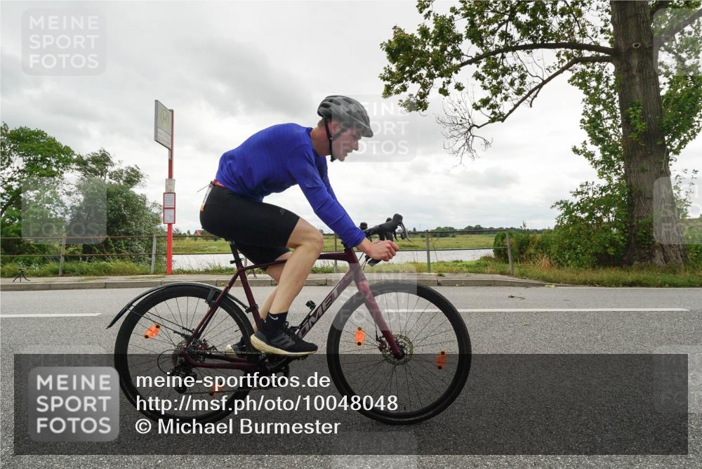 30.08.2026 - Elbe Triathlon Hamburg Michael Burmester http://msf.ph/oto/10048048 30.08.2026 15:04:33 Radfahren  meine-sportfotos.de