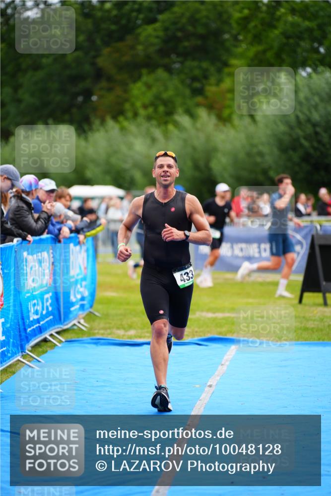 30.08.2026 - Elbe Triathlon Hamburg LAZAROV Photography http://msf.ph/oto/10048128 30.08.2026 10:32:51 Ziel 298, 433 meine-sportfotos.de