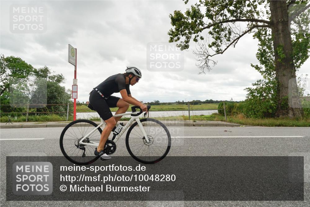 30.08.2026 - Elbe Triathlon Hamburg Michael Burmester http://msf.ph/oto/10048280 30.08.2026 15:10:30 Radfahren  meine-sportfotos.de