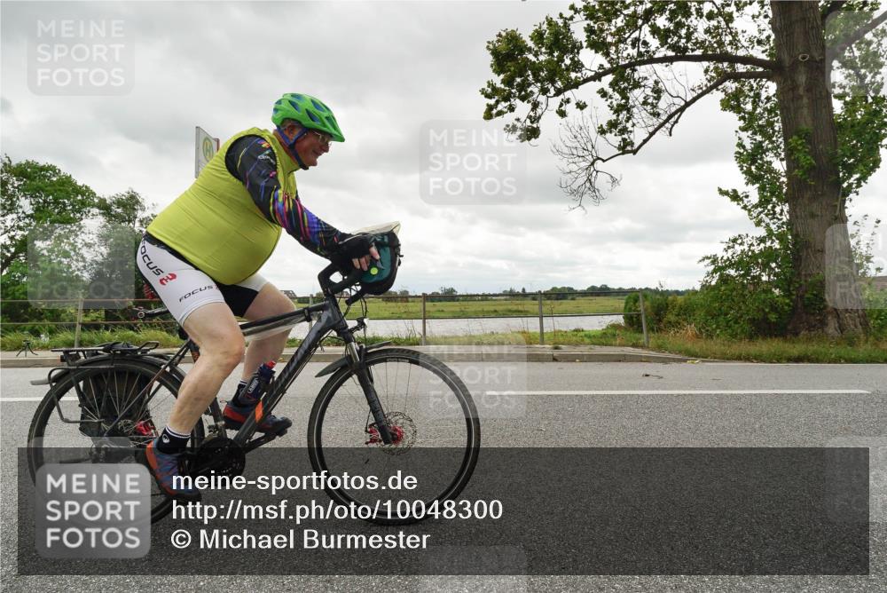 30.08.2026 - Elbe Triathlon Hamburg Michael Burmester http://msf.ph/oto/10048300 30.08.2026 15:11:24 Radfahren  meine-sportfotos.de