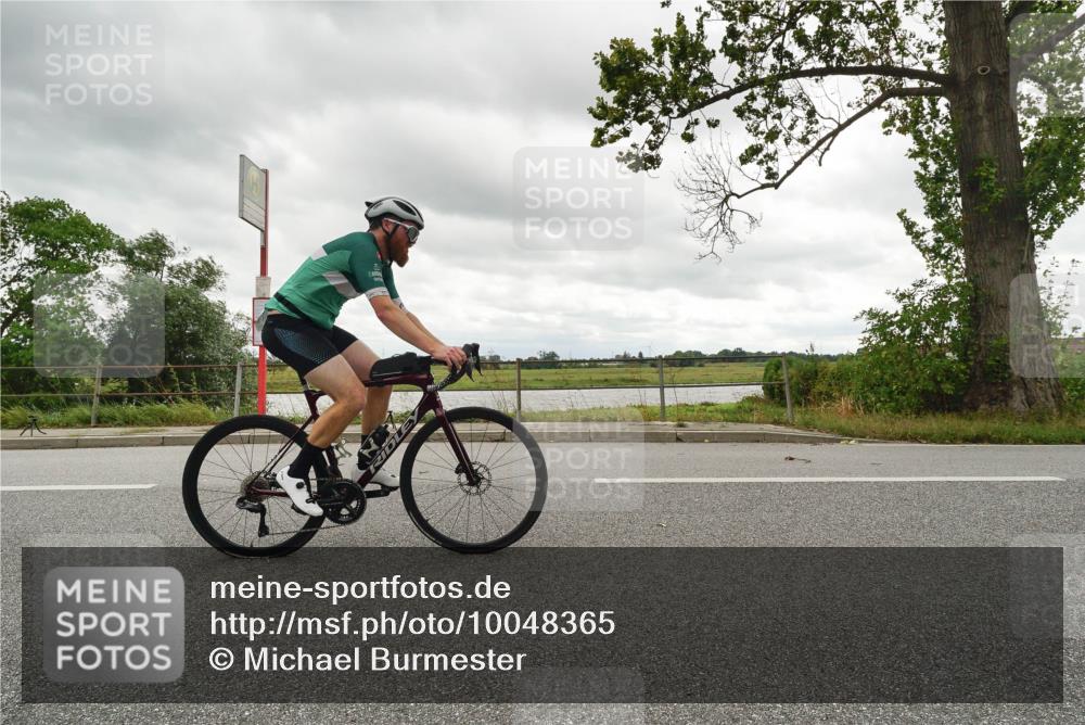30.08.2026 - Elbe Triathlon Hamburg Michael Burmester http://msf.ph/oto/10048365 30.08.2026 15:13:10 Radfahren  meine-sportfotos.de