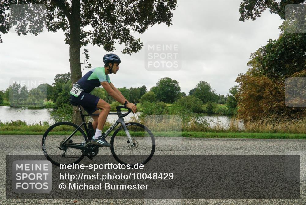 30.08.2026 - Elbe Triathlon Hamburg Michael Burmester http://msf.ph/oto/10048429 30.08.2026 09:33:25 Radfahren 266, 279, 336, 520, 570, 715, 718 meine-sportfotos.de
