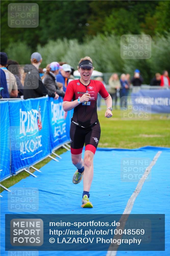 30.08.2026 - Elbe Triathlon Hamburg LAZAROV Photography http://msf.ph/oto/10048569 30.08.2026 10:33:53 Ziel 348 meine-sportfotos.de