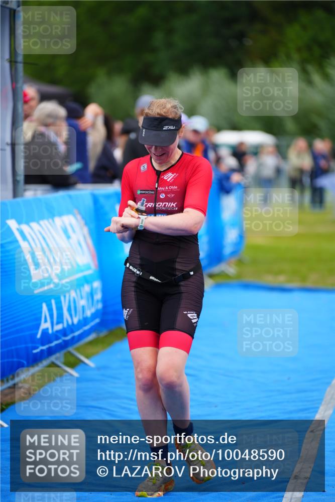 30.08.2026 - Elbe Triathlon Hamburg LAZAROV Photography http://msf.ph/oto/10048590 30.08.2026 10:33:55 Ziel 348 meine-sportfotos.de