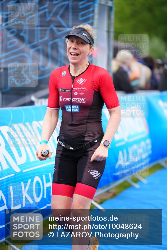 30.08.2026 - Elbe Triathlon Hamburg LAZAROV Photography http://msf.ph/oto/10048624 30.08.2026 10:33:56 Ziel 348 meine-sportfotos.de