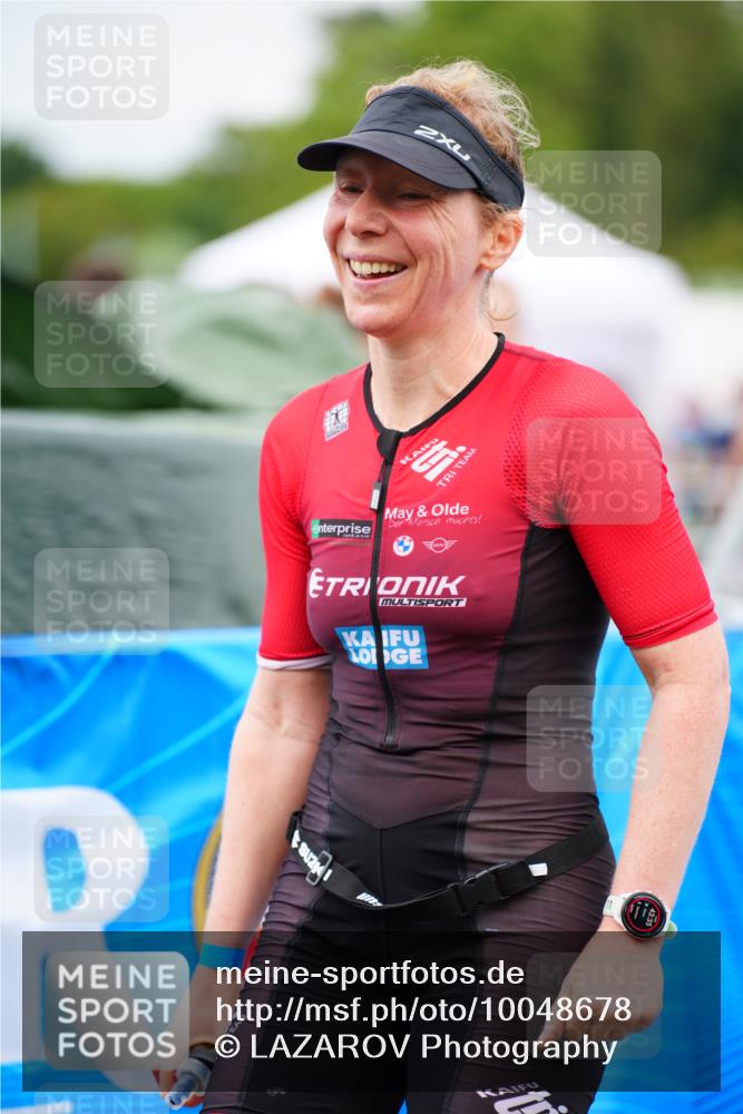 30.08.2026 - Elbe Triathlon Hamburg LAZAROV Photography http://msf.ph/oto/10048678 30.08.2026 10:33:58 Ziel  meine-sportfotos.de