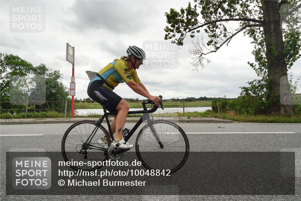 30.08.2026 - Elbe Triathlon Hamburg Michael Burmester http://msf.ph/oto/10048842 30.08.2026 15:24:59 Radfahren  meine-sportfotos.de